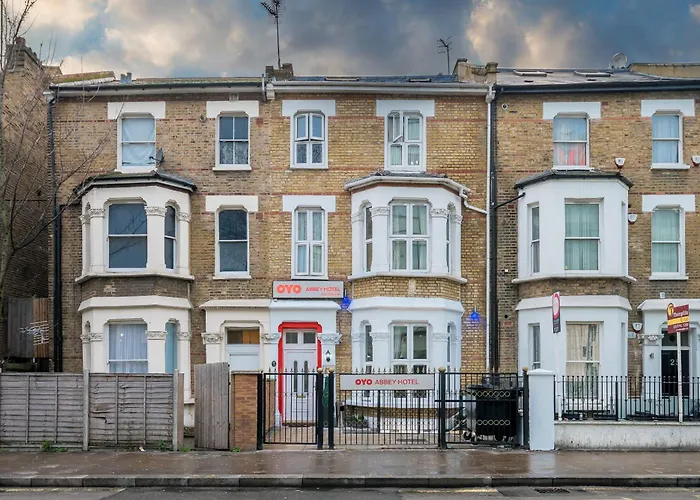 Oyo Abbey Hotel, London Shepherd\'S Bush Market