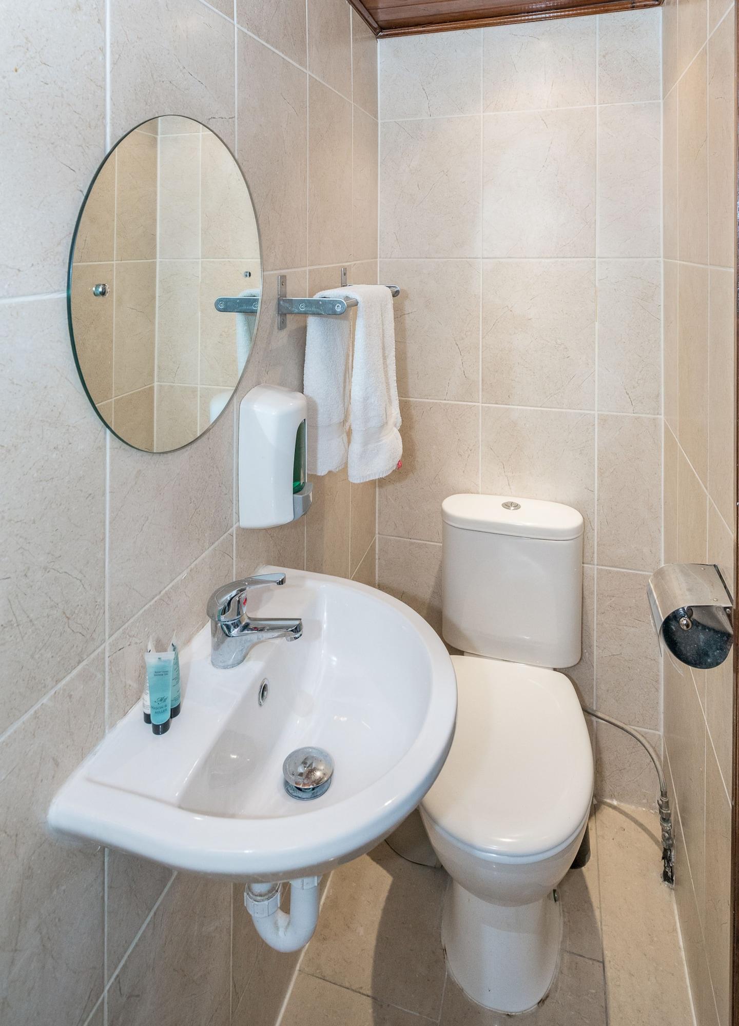 Oyo Abbey Hotel, Shepherd's Bush Market Отель 3*