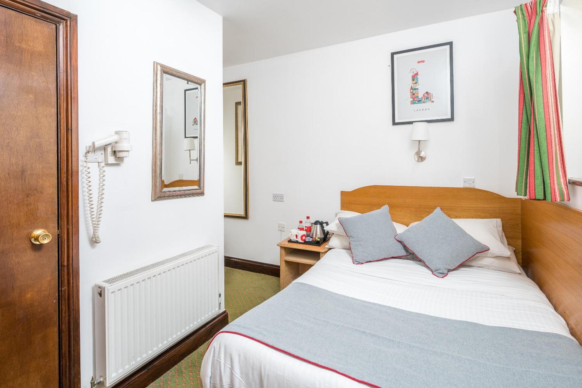 Отель Oyo Abbey Hotel, Shepherd's Bush Market 3*