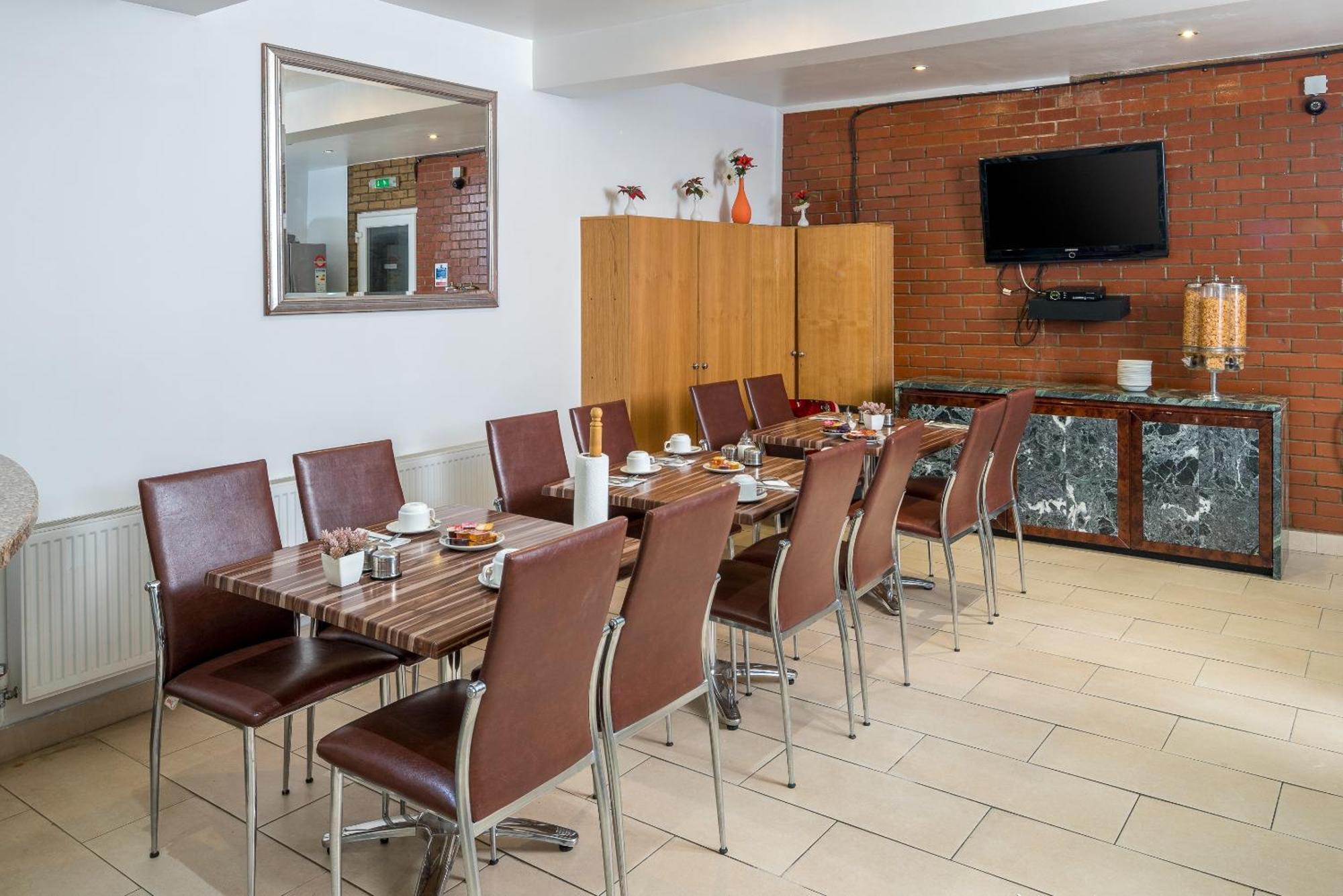 Oyo Abbey Hotel, Shepherd's Bush Market 3* Лондон