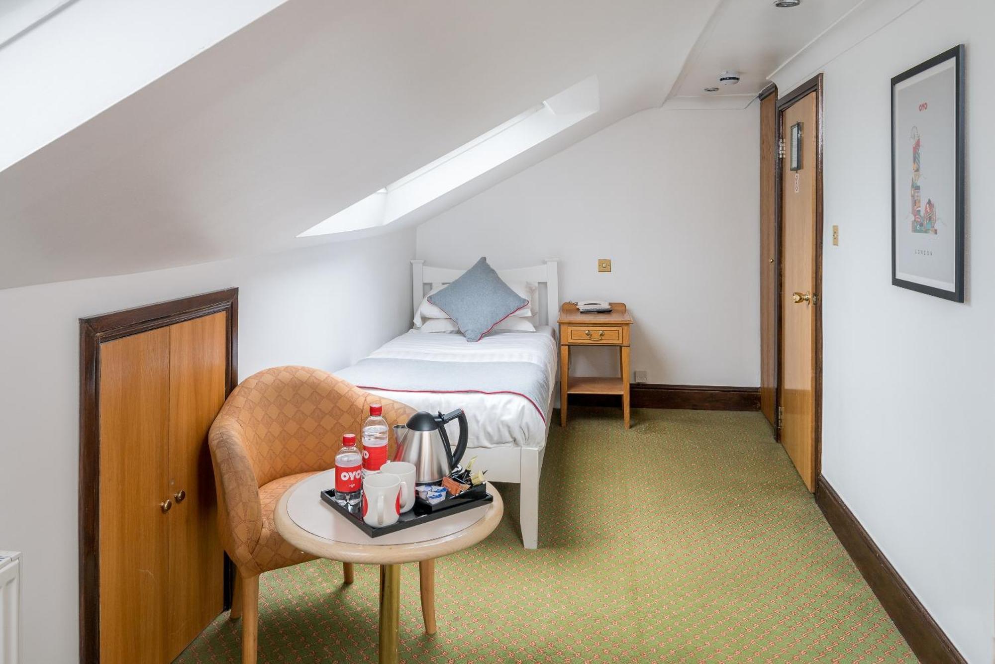 Oyo Abbey Hotel, Shepherd's Bush Market Отель Лондон